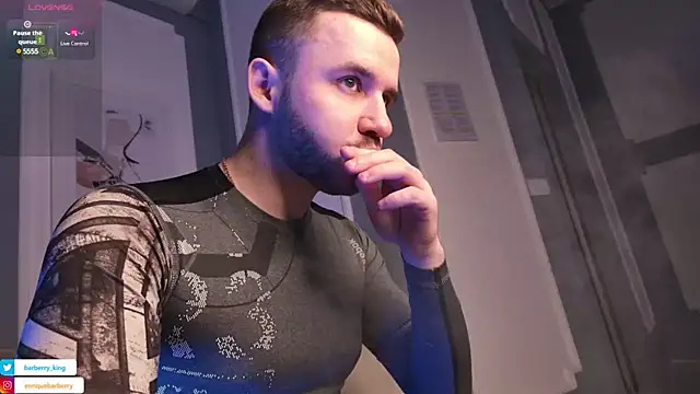 EnriqueBarberry online show from February 19, 2025, 6:33 am