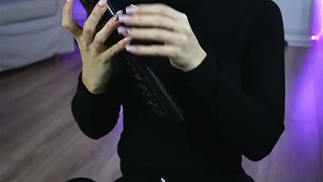 Snapshot of ivyleague_ chatting on February 8, 2026, 6:05 pm ivyleague online show from February 8, 2026, 6:05 pm