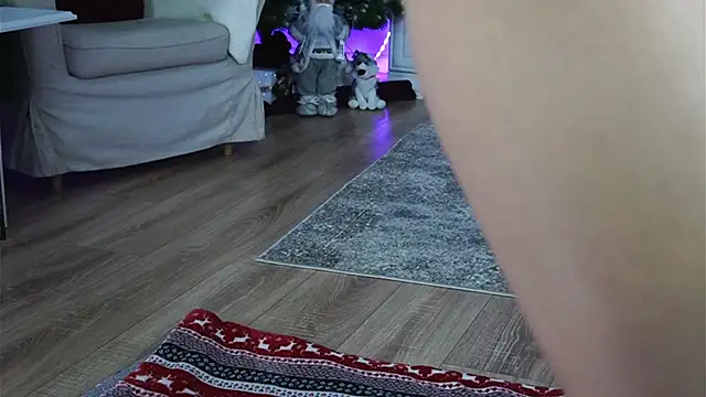 ivyleague  online show from December 5, 2025, 5:28 am