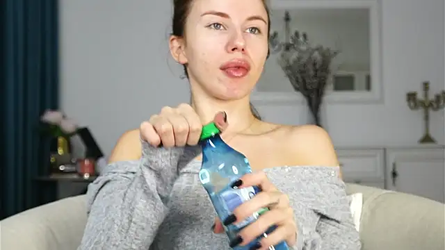 Snapshot of ivyleague_ chatting on October 9, 2025, 4:02 am ivyleague online show from October 9, 2025, 4:02 am