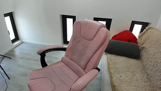 Dyana Kaylinn online show from February 24, 2026, 6:14 am