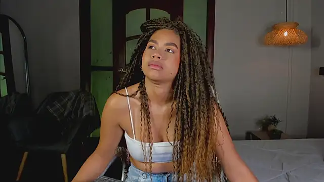 nayah   online show from October 31, 2025, 5:53 pm