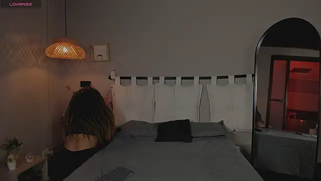 nayah   online show from March 7, 2025, 8:11 pm