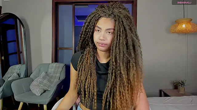 nayah   online show from October 29, 2025, 8:41 pm