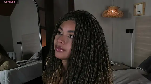 nayah   online show from April 10, 2026, 7:54 pm