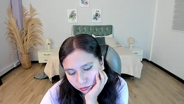  Natalie18 online show from November 14, 2025, 10:13 pm