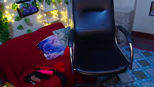 Snapshot of SnoowForYou chatting on December 21, 2025, 1:57 pm SnoowForYou online show from December 21, 2025, 1:57 pm