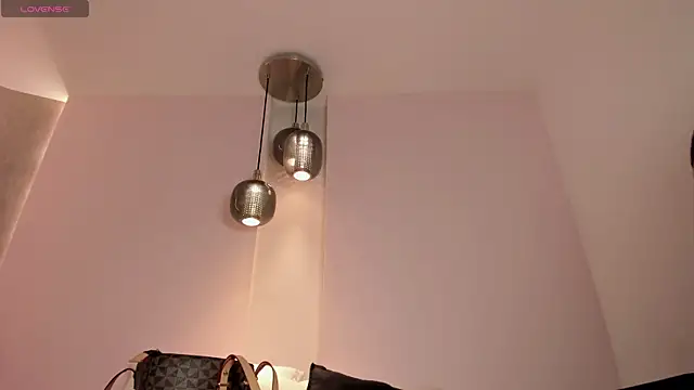 Snapshot of angeline-777 chatting on March 21, 2025, 1:12 pm angeline-777 online show from March 21, 2025, 1:12 pm