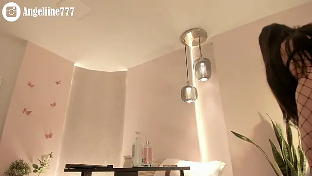 Snapshot of angeline-777 chatting on February 16, 2026, 1:10 pm angeline-777 online show from February 16, 2026, 1:10 pm