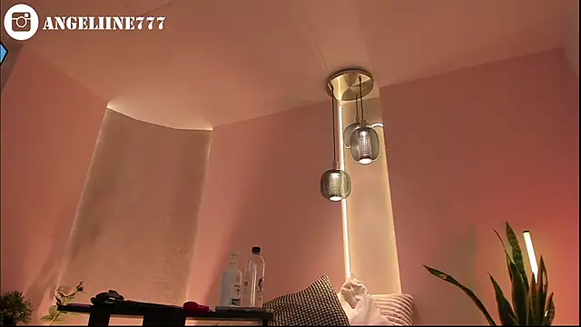 angeline-777 online show from May 11, 2026, 11:22 am