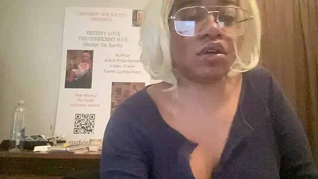 Snapshot of MommyConfident chatting on April 25, 2026, 6:16 pm MommyConfident online show from April 25, 2026, 6:16 pm