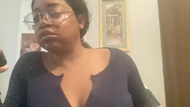 Snapshot of MommyConfident chatting on May 24, 2026, 7:47 pm MommyConfident online show from May 24, 2026, 7:47 pm
