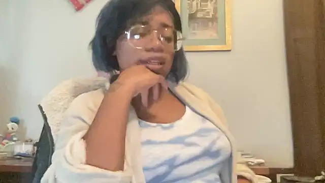 MommyConfident online show from October 23, 2025, 2:38 pm