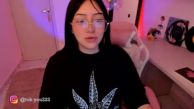 tokyouwu   online show from March 13, 2025, 3:39 pm