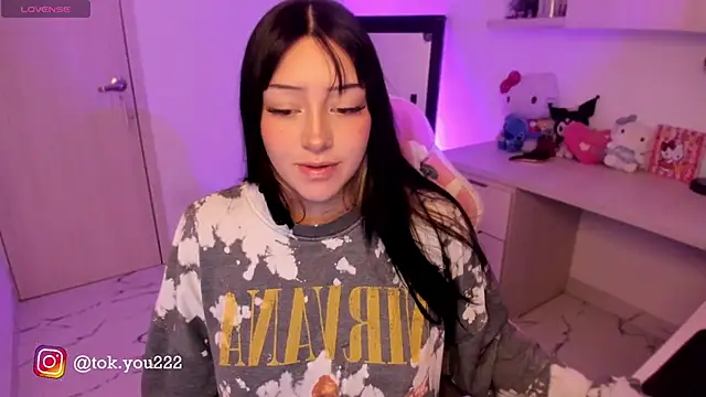 tokyouwu   online show from February 11, 2025, 9:46 pm