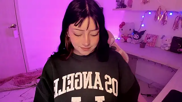 tokyouwu   online show from January 18, 2025, 12:04 pm