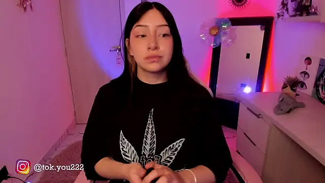 tokyouwu   online show from March 13, 2025, 12:35 pm