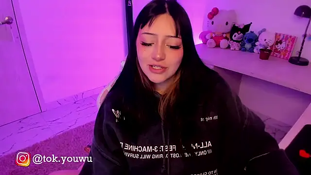 tokyouwu   online show from January 28, 2025, 7:32 am