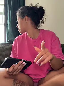 Snapshot of VanessaBling chatting on April 4, 2026, 3:18 pm VanessaBling online show from April 4, 2026, 3:18 pm