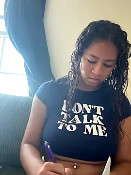 VanessaBling online show from November 7, 2025, 4:11 pm