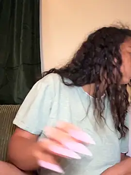 Snapshot of VanessaBling chatting on April 9, 2026, 12:56 am VanessaBling online show from April 9, 2026, 12:56 am