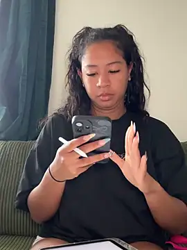 Snapshot of VanessaBling chatting on March 28, 2026, 3:13 pm VanessaBling online show from March 28, 2026, 3:13 pm