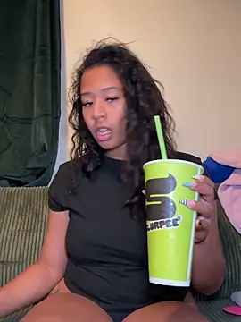 Snapshot of VanessaBling chatting on March 26, 2026, 1:04 am VanessaBling online show from March 26, 2026, 1:04 am