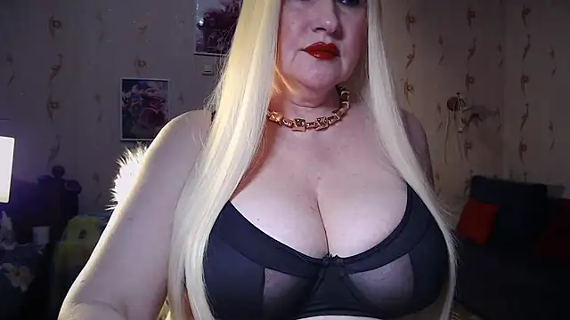 Snapshot of Renezlice chatting on September 15, 2025, 6:52 pm Renezlice online show from September 15, 2025, 6:52 pm