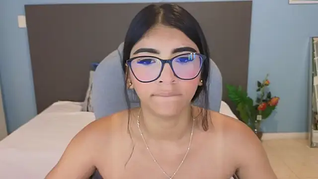 maiaa ruiz online show from October 15, 2025, 1:52 pm