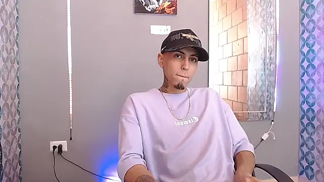 Snapshot of Liam_lee chatting on May 9, 2026, 8:45 pm Liam lee online show from May 9, 2026, 8:45 pm