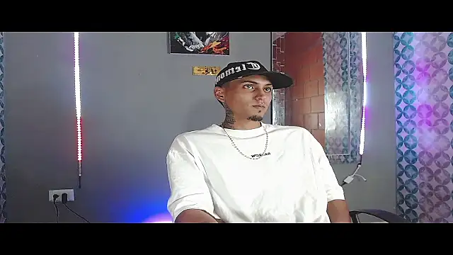 Snapshot of Liam_lee chatting on May 11, 2026, 9:34 pm Liam lee online show from May 11, 2026, 9:34 pm