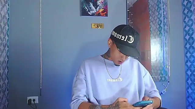 Snapshot of Liam_lee chatting on May 20, 2026, 12:18 am Liam lee online show from May 20, 2026, 12:18 am