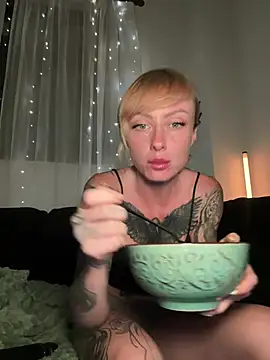 haileyhope  online show from May 9, 2026, 5:49 pm