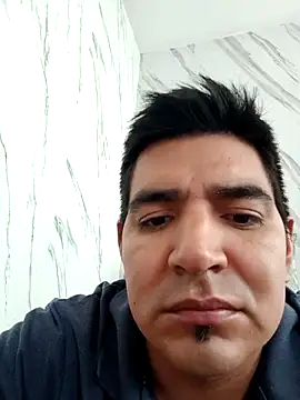Snapshot of latino17 chatting on May 3, 2026, 6:44 pm latino17 online show from May 3, 2026, 6:44 pm