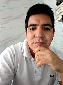 Snapshot of latino17 chatting on May 4, 2026, 5:38 pm latino17 online show from May 4, 2026, 5:38 pm