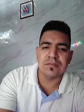 Snapshot of latino17 chatting on March 30, 2026, 6:48 am latino17 online show from March 30, 2026, 6:48 am
