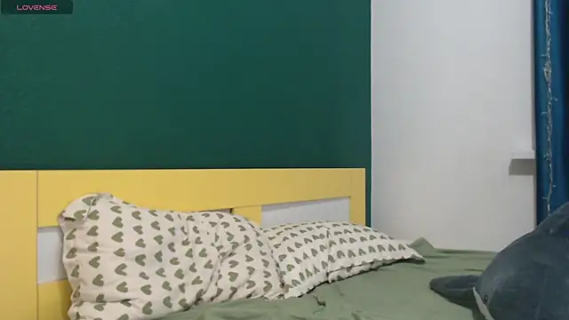 Snapshot of Shy_Kira chatting on April 1, 2026, 1:41 pm Shy Kira online show from April 1, 2026, 1:41 pm