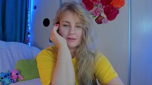 CoraSwon online show from September 24, 2025, 6:36 pm