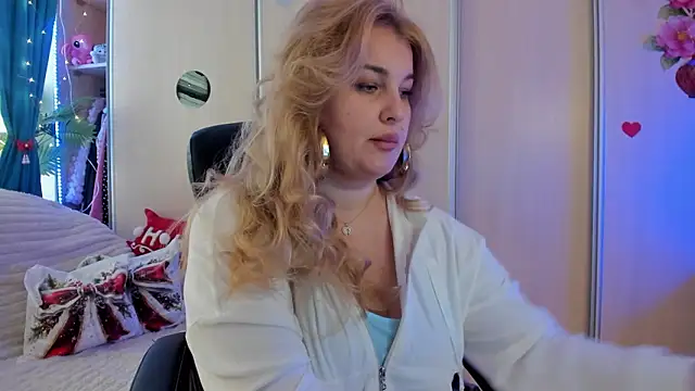 CoraSwon online show from January 10, 2026, 11:16 am