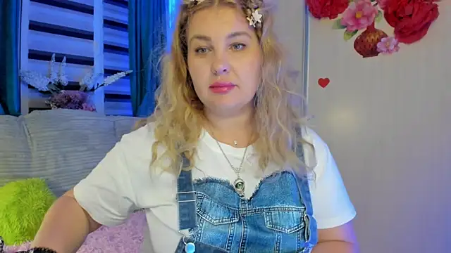 CoraSwon online show from September 30, 2025, 6:58 pm