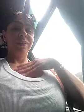 Snapshot of valeryoliverox chatting on December 27, 2024, 3:37 pm valeryoliverox online show from December 27, 2024, 3:37 pm