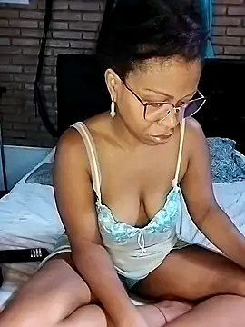 littlebrunett online show from February 7, 2026, 2:14 pm