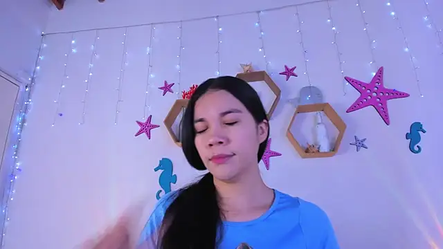 Snapshot of Emiily_Parkerr chatting on December 3, 2025, 3:07 am Emiily Parkerr online show from December 3, 2025, 3:07 am