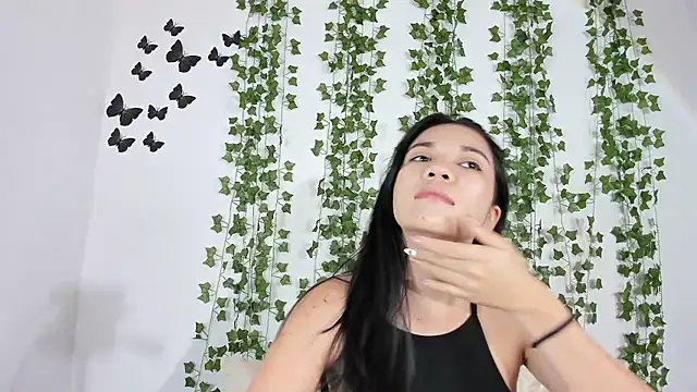 Snapshot of Emiily_Parkerr chatting on February 20, 2026, 3:03 am Emiily Parkerr online show from February 20, 2026, 3:03 am