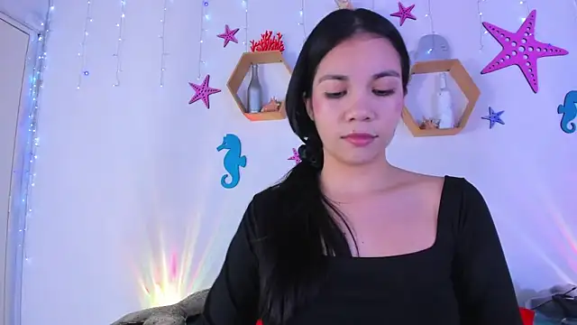 Snapshot of Emiily_Parkerr chatting on November 18, 2025, 3:10 am Emiily Parkerr online show from November 18, 2025, 3:10 am