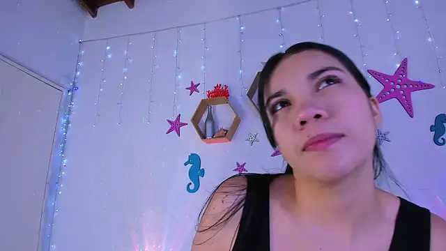 Snapshot of Emiily_Parkerr chatting on November 15, 2025, 2:59 am Emiily Parkerr online show from November 15, 2025, 2:59 am