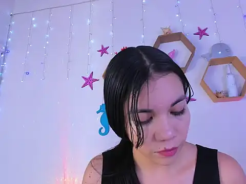 Snapshot of Emiily_Parkerr chatting on November 6, 2025, 3:10 am Emiily Parkerr online show from November 6, 2025, 3:10 am