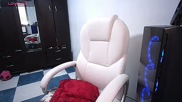Snapshot of grace_molly14 chatting on March 12, 2025, 6:43 pm grace molly14 online show from March 12, 2025, 6:43 pm