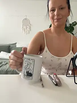 Snapshot of Off__Melonenmandy chatting on April 16, 2026, 6:14 am Off Melonenmandy online show from April 16, 2026, 6:14 am