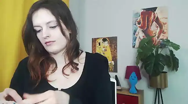 juicyNadine online show from March 19, 2025, 9:17 am